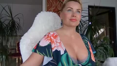 Roxy online show from February 7, 8:22 am