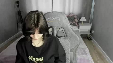 Loly online show from May 18, 1:37 am