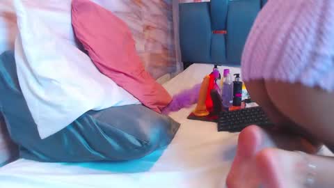 lolypo61700 online show from February 16, 11:05 pm