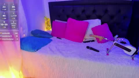 Jennifer  online show from January 27, 8:39 pm