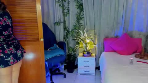 Jennifer  online show from March 5, 7:12 pm