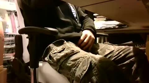 Snapshot of lonelypumabreizh chatting on February 1, 5:39 am Pumabreizh online show from February 1, 5:39 am