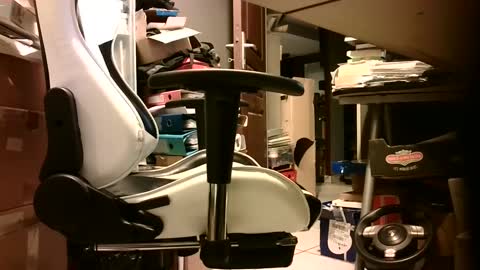 Snapshot of lonelypumabreizh chatting on January 1, 6:05 am Pumabreizh online show from January 1, 6:05 am