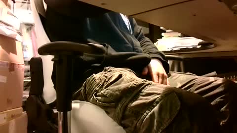 Snapshot of lonelypumabreizh chatting on January 10, 7:14 am Pumabreizh online show from January 10, 7:14 am