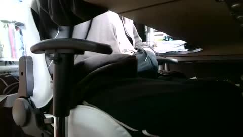 Snapshot of lonelypumabreizh chatting on February 26, 1:00 pm Pumabreizh online show from February 26, 1:00 pm