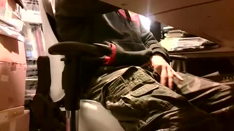 Snapshot of lonelypumabreizh chatting on January 5, 7:28 am Pumabreizh online show from January 5, 7:28 am