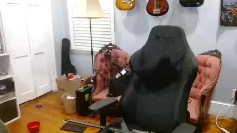 longhair online show from October 14, 3:04 pm