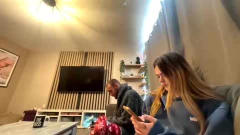 Unknowncouple online show from April 19, 10:05 am