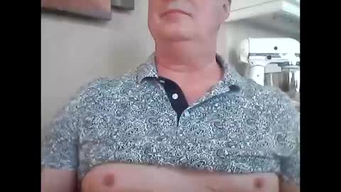 look823 online show from October 14, 1:58 pm