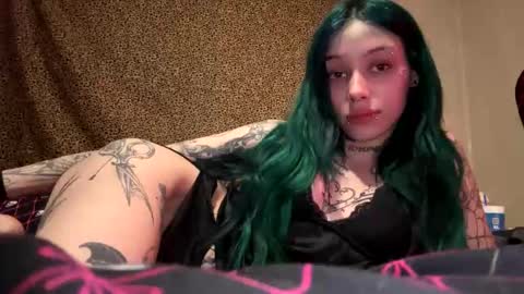 lookingforlona online show from December 15, 7:21 pm