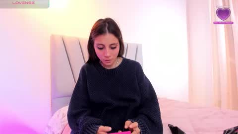 Loly online show from December 17, 8:15 pm