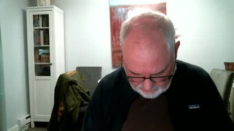 Snapshot of loop102 chatting on September 20, 1:52 am loop102 online show from September 20, 1:52 am