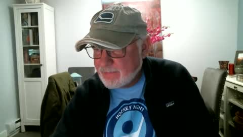 Snapshot of loop102 chatting on September 14, 5:32 am loop102 online show from September 14, 5:32 am