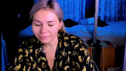 Lora online show from October 20, 2:38 am