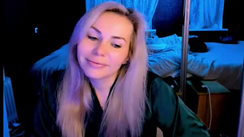 Lora online show from October 16, 2:33 am