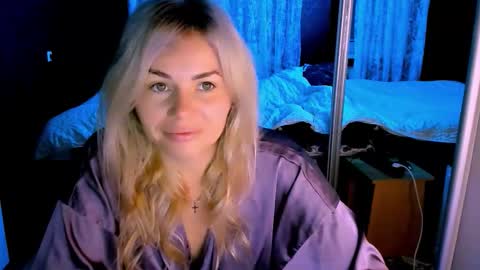 Lora online show from October 1, 2:43 am