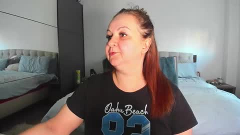 Lora online show from November 25, 12:15 pm