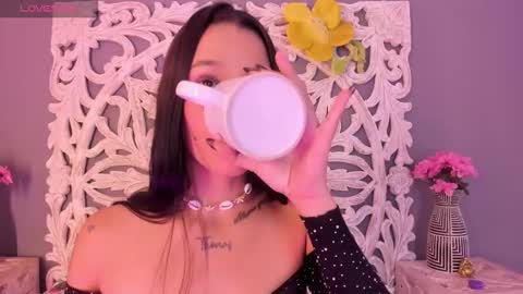 loraineblake online show from January 17, 1:42 pm