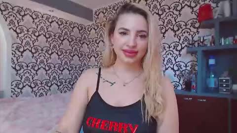 Queen LoraSinClare online show from March 6, 8:57 am