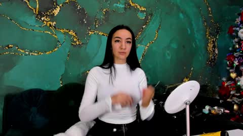 Miss online show from December 3, 10:45 am