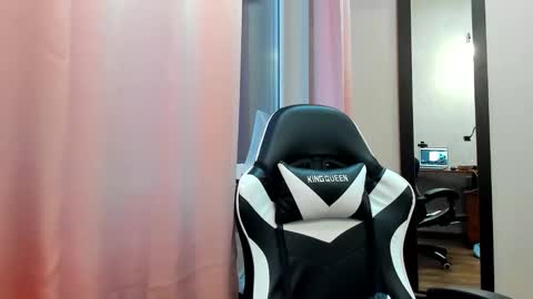 Snapshot of lorelea_cute chatting on January 13, 1:39 pm Lorelea cute online show from January 13, 1:39 pm