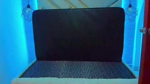 lorem_adams online show from February 18, 9:09 pm