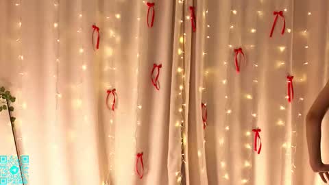 Chloe for Fan BlackHole online show from February 9, 5:16 pm