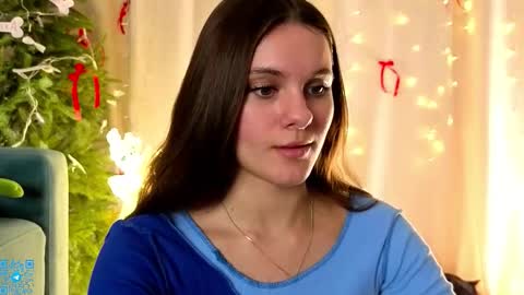 Chloe for Fan BlackHole online show from December 20, 7:10 pm