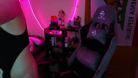 Lori -----------------------------------    online show from February 12, 2:53 pm