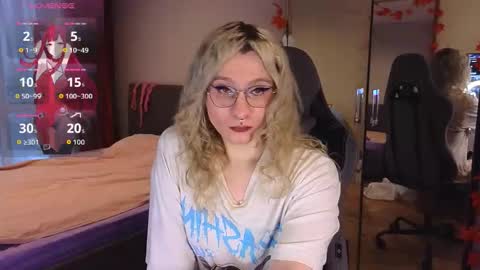 Lori -----------------------------------    online show from October 5, 2:46 pm