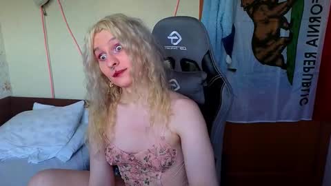 Lori -----------------------------------    online show from March 21, 4:00 pm