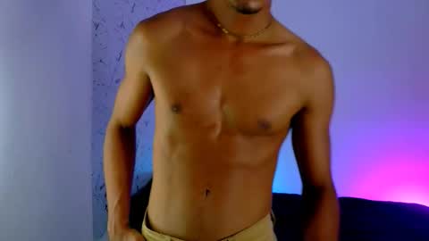 Lorian Vikel  online show from March 15, 4:39 am