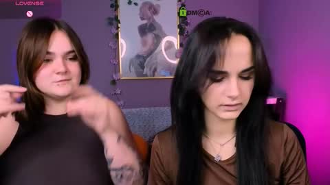 Lora for u online show from October 20, 9:09 pm