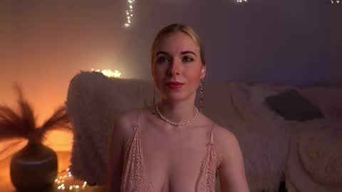 Lorrie online show from March 22, 10:52 am