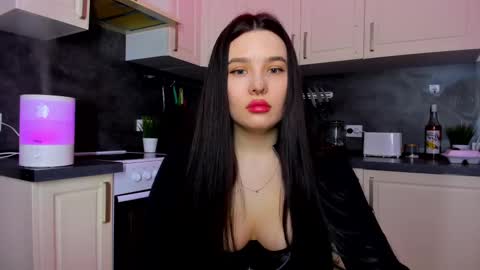 LorriMoon online show from February 14, 10:14 pm