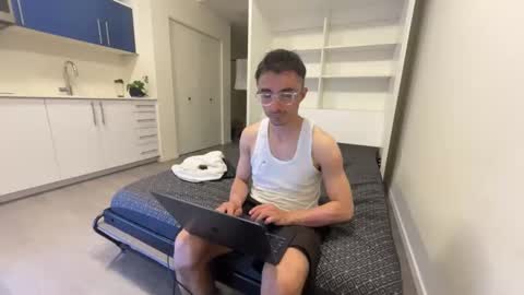 lostpuppyboy online show from October 19, 9:36 am