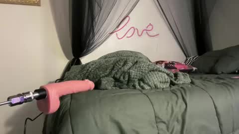 Lottiepoppie online show from February 20, 8:50 am