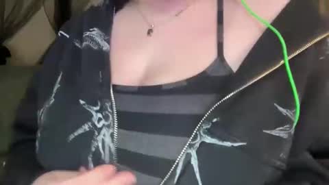 Lottiepoppie online show from December 20, 7:01 am