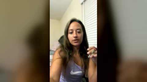 lotusflowerbomb95 online show from April 21, 3:24 am