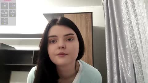Esma online show from August 8, 8:19 pm