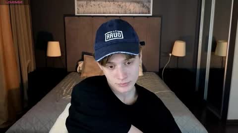 louie_evans online show from November 4, 9:16 pm