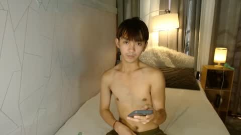 Snapshot of louieismy_name chatting on December 7, 2:36 am ignot ursh online show from December 7, 2:36 am