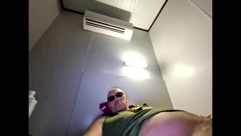 louiexctasy online show from April 26, 1:36 am