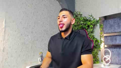 Louis online show from October 20, 8:14 pm