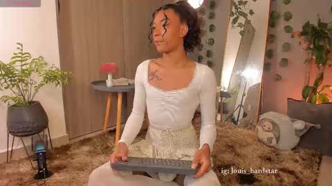 Louis Valdz online show from March 16, 12:36 am