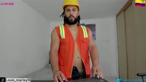 louis_marley_ online show from October 18, 7:51 pm