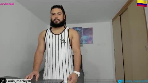 louis_marley_ online show from November 3, 10:55 pm