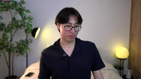 Louis online show from April 12, 10:03 pm