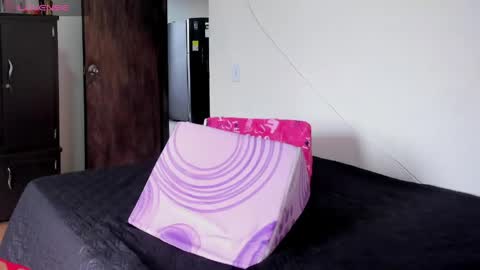 Mi lu online show from April 11, 2:10 pm