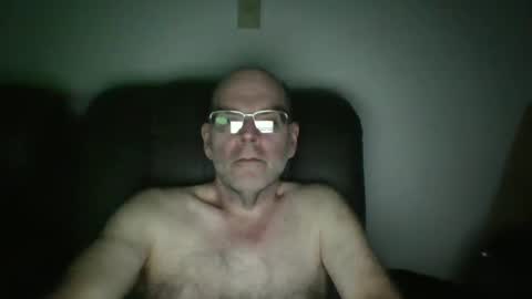 Snapshot of louism13 chatting on March 4, 3:55 am louism13 online show from March 4, 3:55 am